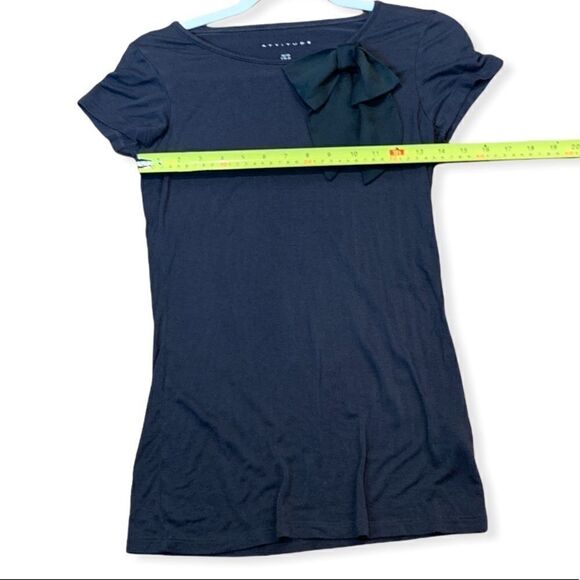 Attitude Bow Soft Tee - Picture 6 of 6